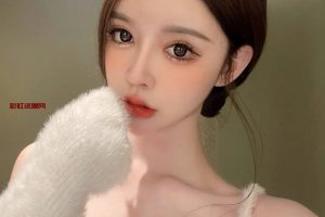 深圳网红 月月  皮肤雪白  小蛮腰大长腿 打扮气质  身高170  职业模特