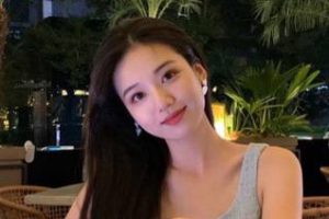 林韵 舞蹈生一子马 ： #北京 #朝阳  ：02年 身高166