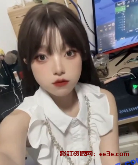 邯郸学院清纯大学生 全X网视频流出 娇羞神态与火辣身姿形成惊艳反差 让人目不转睛！