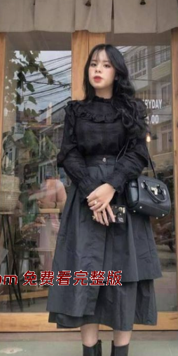 网嬳24岁大眼巨妹小夏 丰满性感身材曲线勾魂