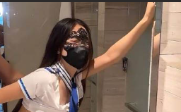 反差学生妹空姐制服黑丝伺金主 乖乖女变