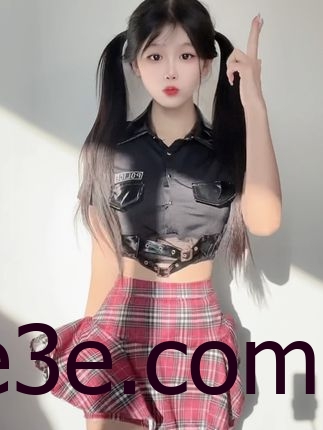 网红萱福晋觅圈资源作品合集，复古与简约的时尚碰撞