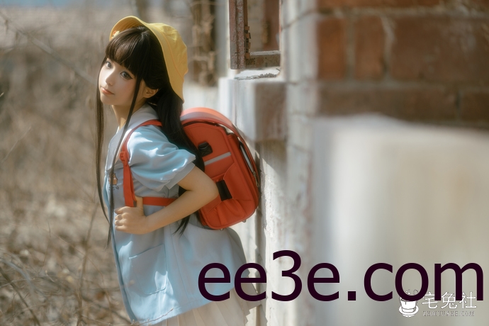 童趣与创可贴融合！蠢沫沫小黄帽绅士版cosplay系列让你感受可爱无限！