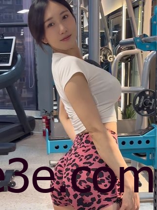 管泽元直播出事故小玉吃果冻拿清凉cos照发福利，事件详情