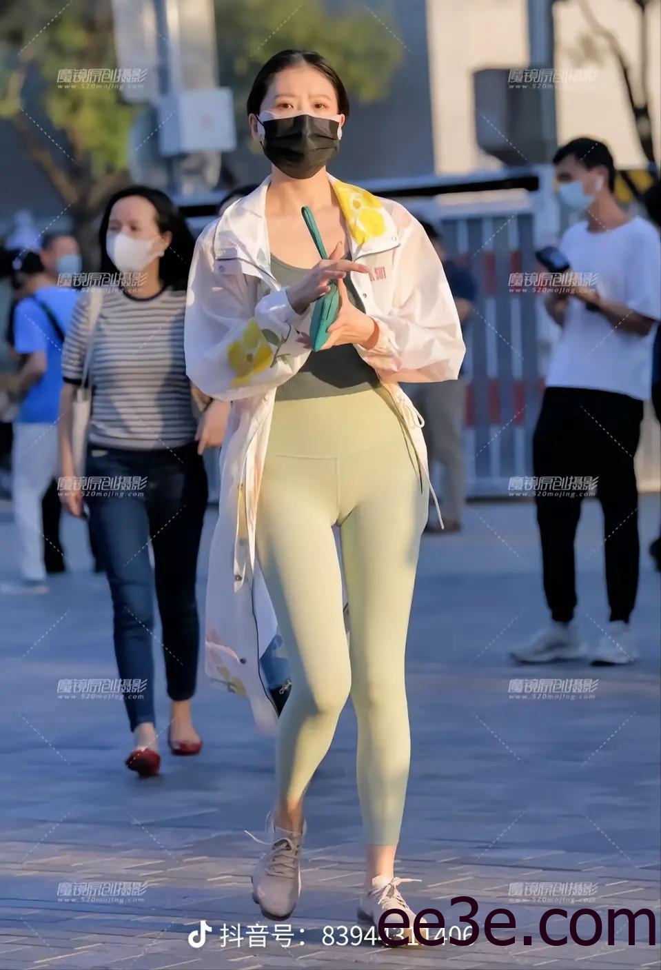 猪饲料ya微密圈奢华写真专辑，尽显风采魅力十足视觉盛宴感官享受