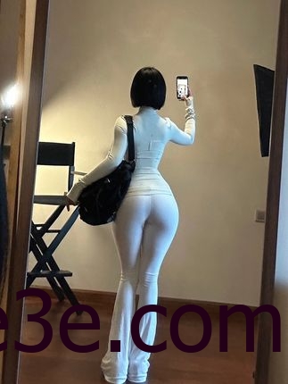 俏妞t维密圈里的照片高清下载，下载她在维密圈中的高清照片