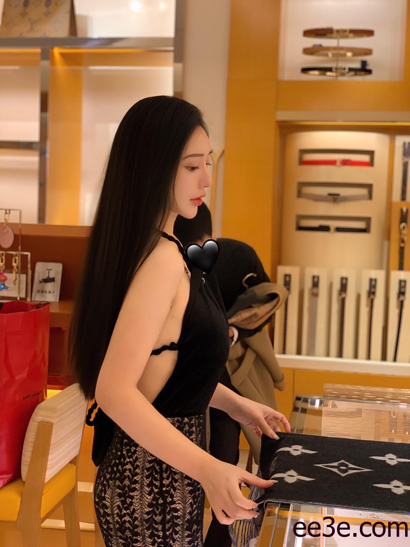 不爱笑的赛琳奶牛女仆写真，微密圈的经典之作