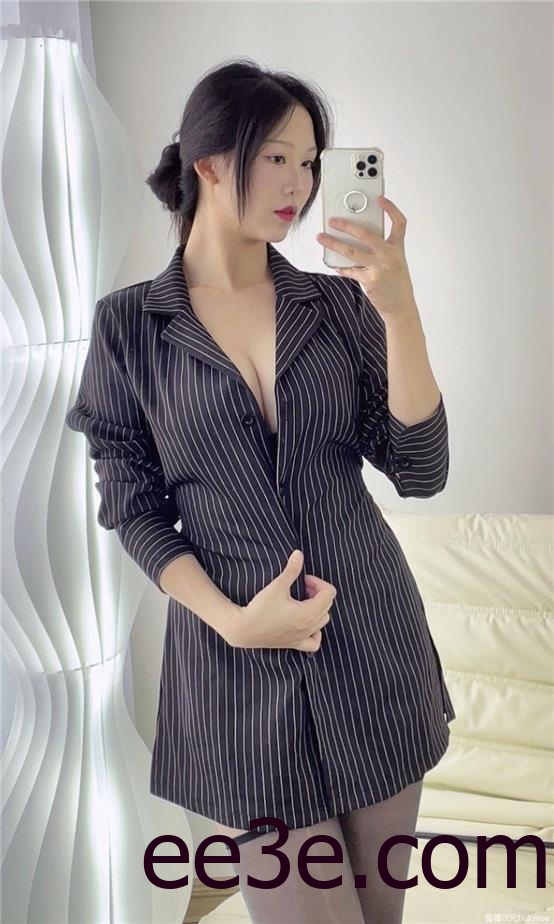 抖娘利世微密圈宅女，宅家时光分享