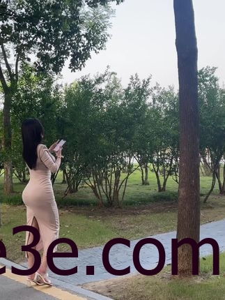 猪小七和刘太阳你选谁？比较她和刘太阳，你选谁？