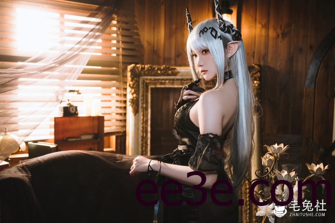 银发女神！瓜希酱泥岩音律联觉零号特工COS可爱的精灵耳朵独具匠心