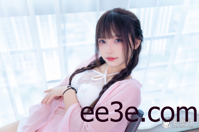 斗鱼主播神楽坂真冬胶袜作品 居然让粉丝直接上手而欲罢不能