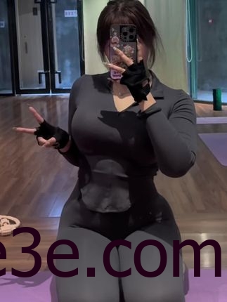 洁己u付费图片精选，探索她的付费精美图片