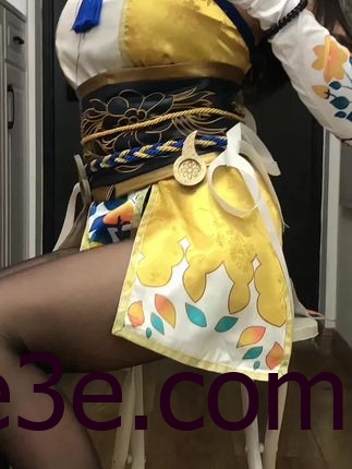 抖音美女晴小猪的微密圈资源穿搭之旅，颜值超高的时尚榜样