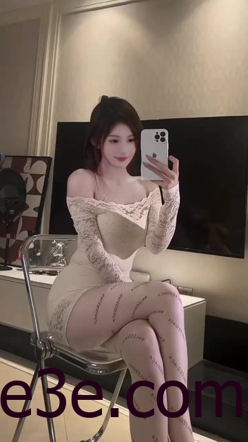 微密圈御姐美了个滢红色套装！性感作品解析