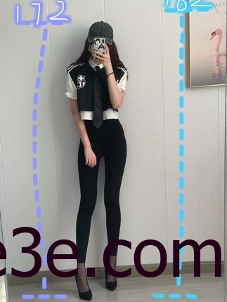 【微密圈】林扣弦付费作品合集，清纯吊带装扮的魅力揭秘