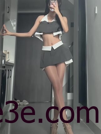 女刺客微密圈写真大放送，美丽与性感并存