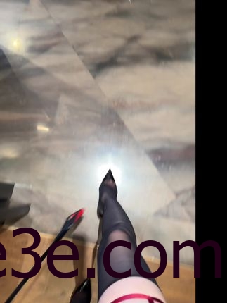 脸红Dearie图片打包下载，一次性获取她的全部精彩瞬间