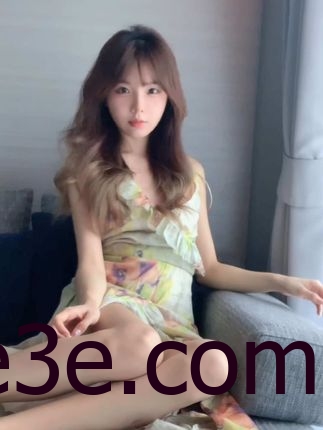 颜值博主相扑猫微密圈最新穿搭灰色情趣资源，引发粉丝热议