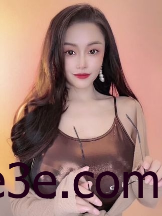 抖音吃糖吐泡泡微密圈身材内容惊艳，勇敢追求梦想的直播选手