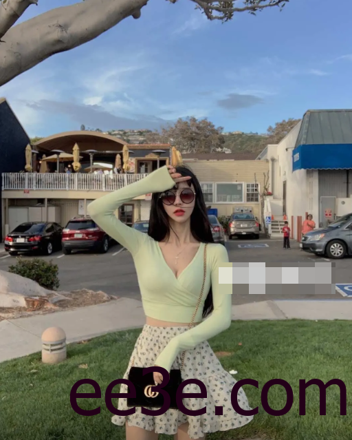 奶白鹿神觅圈作品资源，都市夜幕下的优雅穿搭