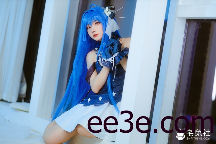 是三不是世w海伦娜免费图集在哪里能看？甜美笑容软萌又撩人