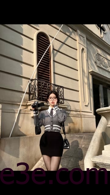 奶白鹿神吃瓜梗解析，揭秘这个网络流行语背后的故事