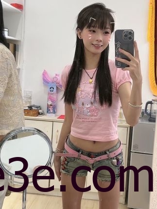 聂傲娇的红色连衣裙风格，微密圈_聂傲娇的魅力穿搭解析