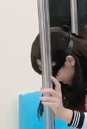 反差校园女神 优咪 在地铁上被，老实同学眼中的乖乖女