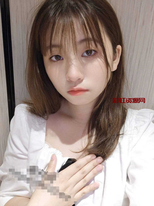 厦门华侨大学 开学第一天就盯上了学妹