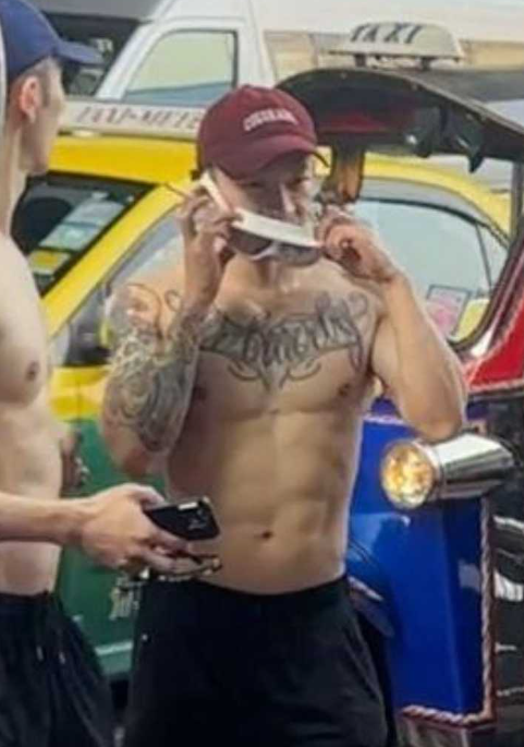 抖音推特健身网红 李小闹 名媛人设纹身肌肉男身高一米五，人送外号‘天津武大郎