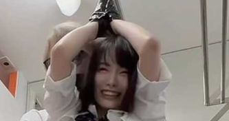 OnlyFans 甜美女神 『Yuahenta』 地铁上被男友