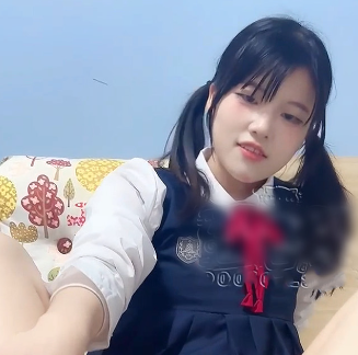 推特反差少女 香香煞 双马尾清纯少女展现高超