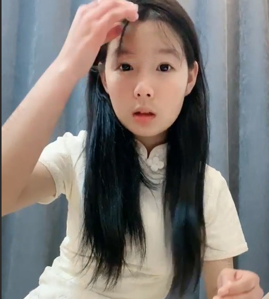 清纯娃娃脸嫩妹 贤宝 下海直播