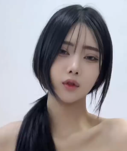 高颜值反差女大学生 被金主