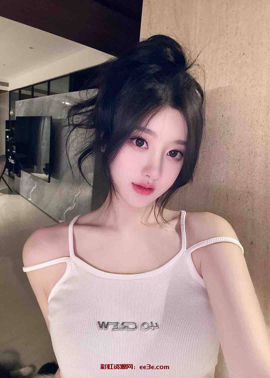 成都新人下氵172！年龄02 • Height净身高172 • Bust胸围：c+ • Occupation职业：传媒大学学生 • Hobby兴趣/弹琴/旅游/跳舞 • 特长  气质优雅  天真无邪的脸 筷子?腿 风*无比 身材完美 完美腰臀比 礼貌有素质  配合度百分百 胜任各种知势 ❤️人首次下水  紧致水多  CHU女体感 （必定让您流连忘返  久久难忘