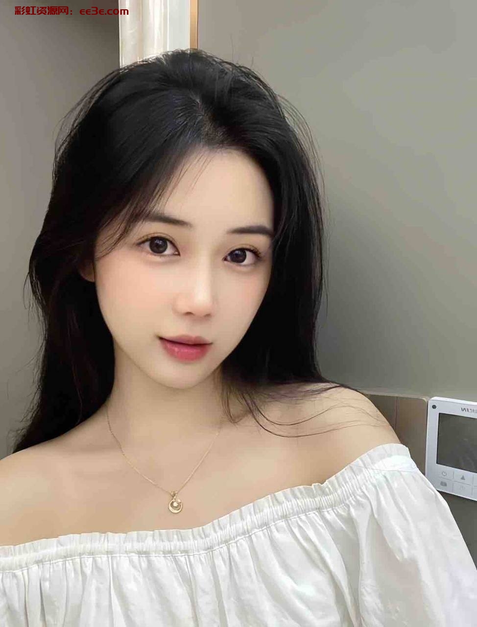 李小冉? 深大在校学生  ?人   纯天然零整  • 艺术设计专业   • 02年 170D  笑容甜美治愈  性格温柔体贴  温婉学姐类型  偶尔兼职拍摄工作 爱好摄影  旅行    纯兼职  支持验证假赔  低素质勿扰  成都外围, [2025/3/10 2:13] 成都 梦瑶?  年龄：02年  身高： 174 体重： 92斤  胸围：D ?甜美可爱 ?气质大牌 ?高涵养女友型