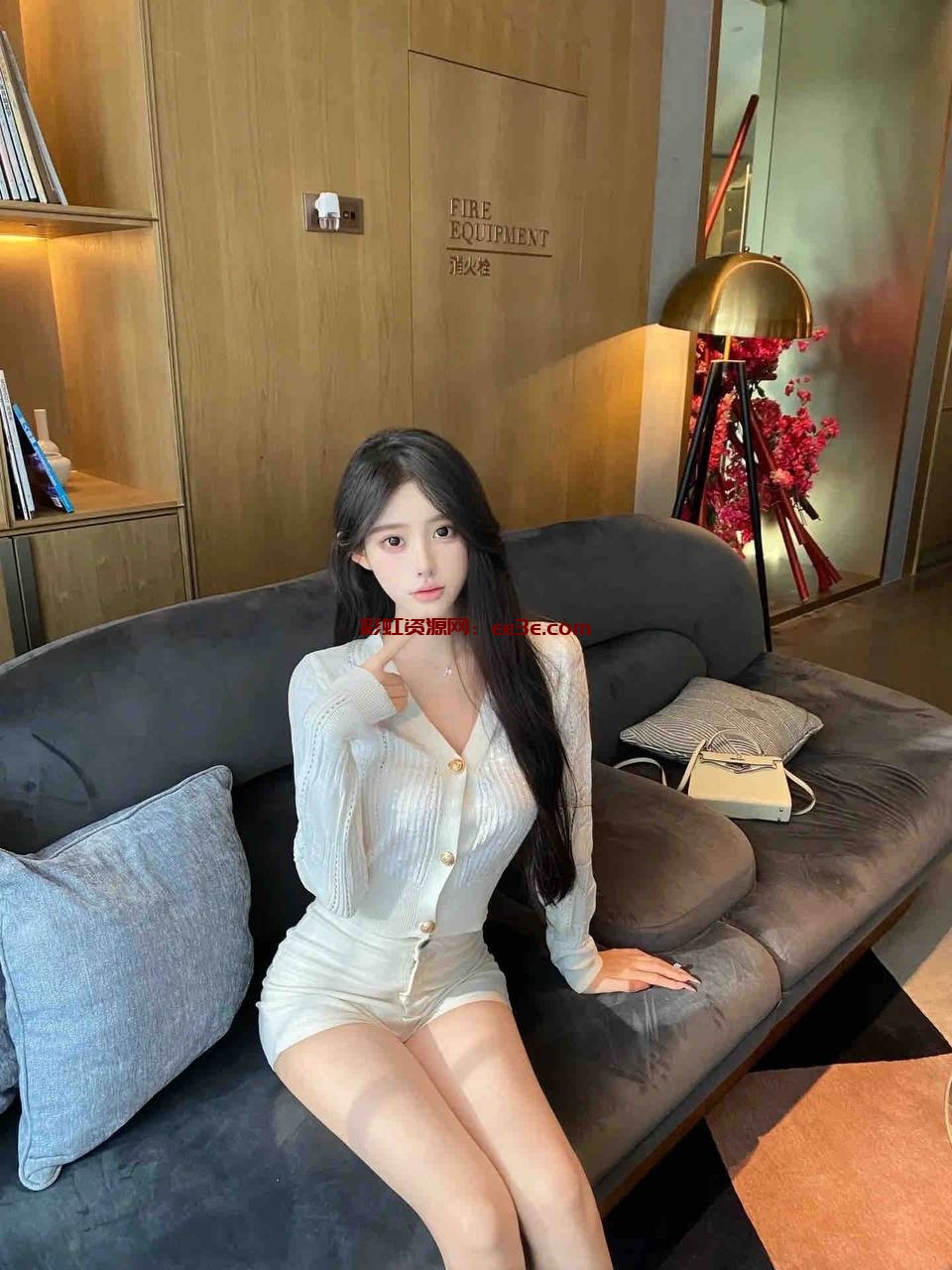 净173，48kg，C。新人不定期纯兼职。 纯欲 不抽烟无纹身 只接高素质K  乖巧懂事  温柔体贴  气质款   穿着得体  身体柔软  解锁各种姿势 百分百配合  能遇见全凭缘分