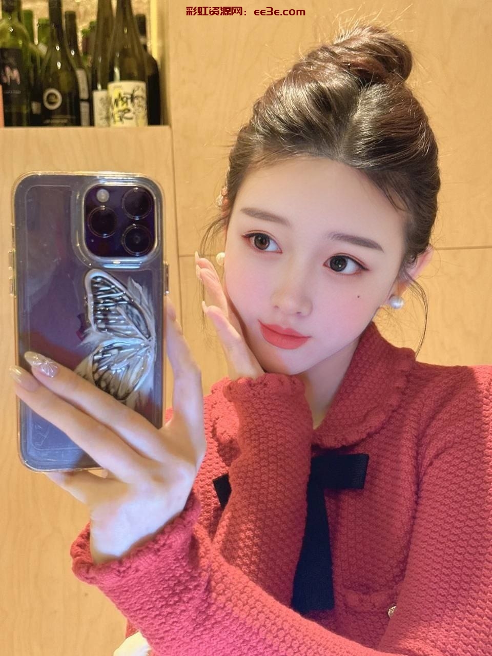 成都传媒在读校花兼职短开 • ???：05年 • ??????：175cm • ??????：49kg • Cup：D 皮肤雪白 筷子腿 清新自然 乖巧礼貌 无整形     无半永久   无纹身 高素质  性格好 气质好 只接素质课 海东青