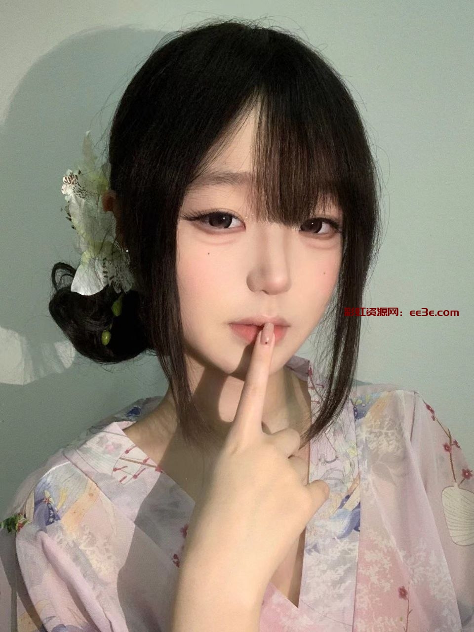 武汉摩羯➕06❤️人 刚刚下水 height身高/166  06年 Bust? 围/真c+ ?    feature特点/下面会夹会动?活泼开朗          五官精致   ? 腰? 臀马甲线 高级素质   高端谈吐    温柔可人 服务好 不催不事  ?69? 舌吻? 车震?yt?wt 性格好待k如男友?多紧致开朗