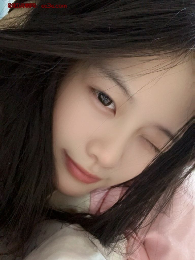 武汉摩羯➕05-165C贝贝 新人瘦白嫩萝莉 真实05兼职学生 皮肤白皙粉嫩性格乖巧 热情开朗 情商高会聊天