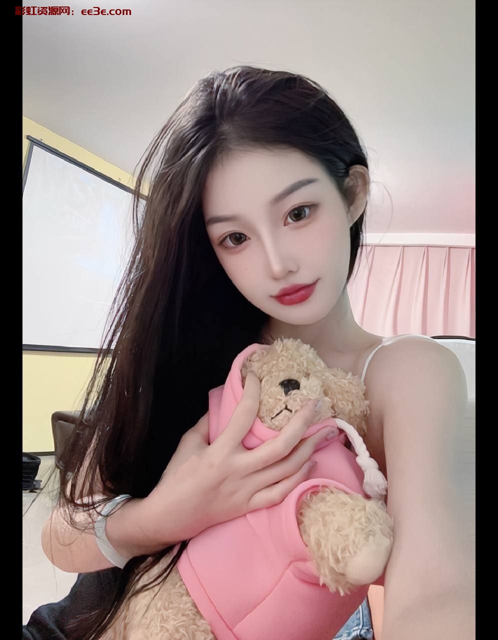 武汉摩羯➕新人05极品纯欲 166学妹小梦 年龄：05 身高：166 体重：45 Bust: C+ ?69???情趣?代开 纯天然无整，皮肤白嫩细滑三点粉 筷子?腿直细长 曲线优美 活泼开朗 新人短期开