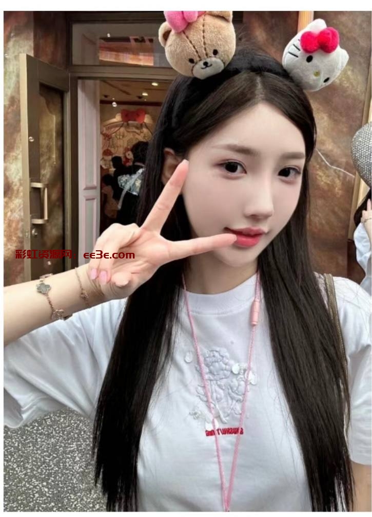 172/网红博主： 纯天然雪白圆乳 肉欲蜜桃臀 •气质大蜜只慾辣魔女 |飽滿傲人身 材 •洋气大牌衣品佳 大屯無 •无纹身 无疤痕 冷白皮 性格溫柔 甜蜜女友體驗 照片为本人实拍 所見即所得