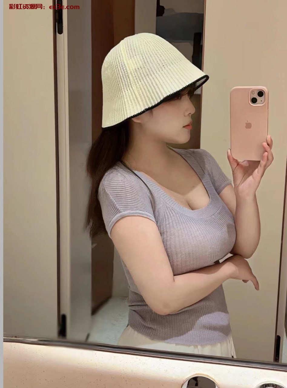 • 纯天然无整 . • 167cm/02年/?d • 女友般的体验无任何风尘息 • S身材 翘臀 粉嫩 主动热情 可潮喷 • 初次兼职请多多指教. • 温柔听话满足你所有欲望