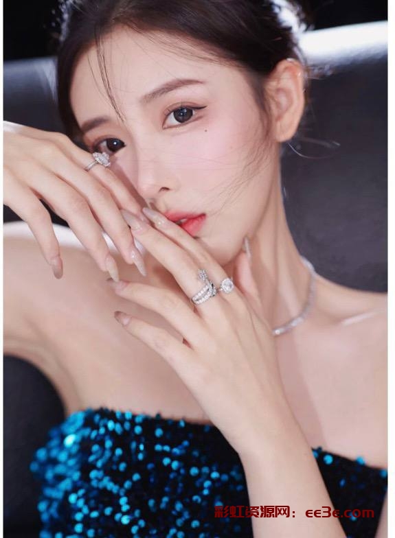 情趣高跟丝袜 特别乖奶香味十足05年 初恋女友感觉 皮肤白雪通体雪白 在这座特别美好的春之城，期待与哥哥邂逅～ 我们共赴巫山云雨 我想你做我心中的唯一