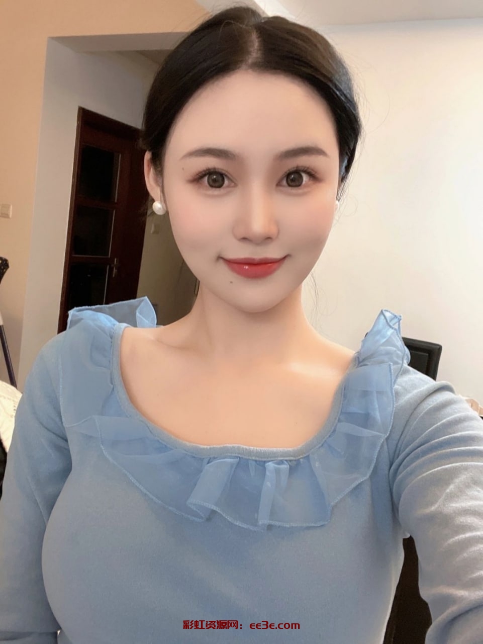 ?温柔乖巧? • ?02年 身高170 胸围C➕ • ?清纯可纯可御款 温柔女友感 • ?黑长直 天然0整 热情话多不冷场