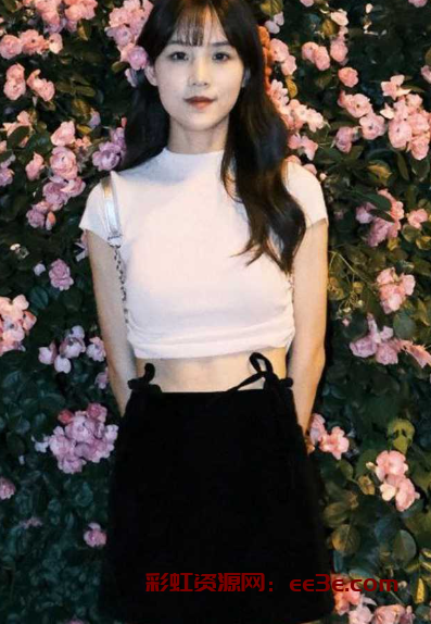 高颜值清纯学生妹 身材高挑酥胸大长腿 沐浴结束展现完美酮体