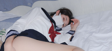 极品网少女 樱可 私拍福利流出 清纯学生套装