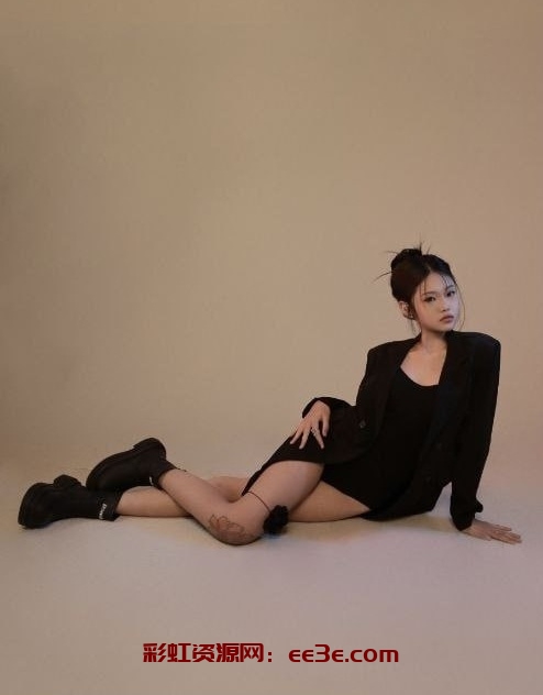 快手极品学生【yan】几百块就能让她跟她闺蜜一起