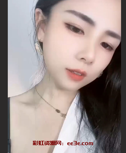 快手60w粉丝主播 一个青柚 私拍视频流出 OL装勾勒完美身形 丝袜美腿简直诱惑十足！