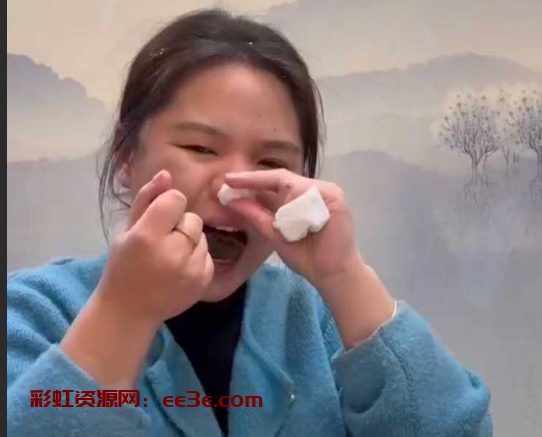 猎奇大赏！小仙女自信高价点男模被后 发现没钱结账自愿吃